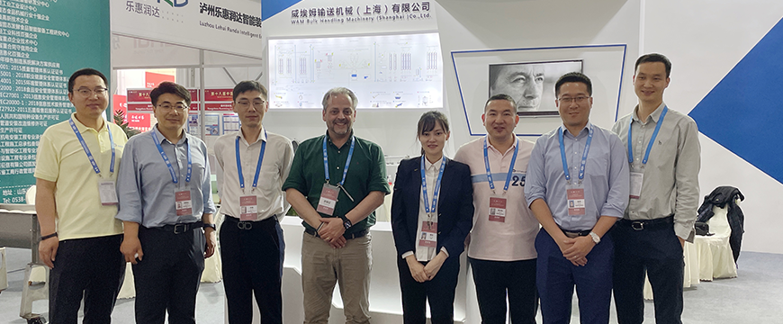 LUZHOU WINE EXPO EXHIBITORS IN FULL SWING: promoting traditional wine culture and showcasing new industry dyna_1